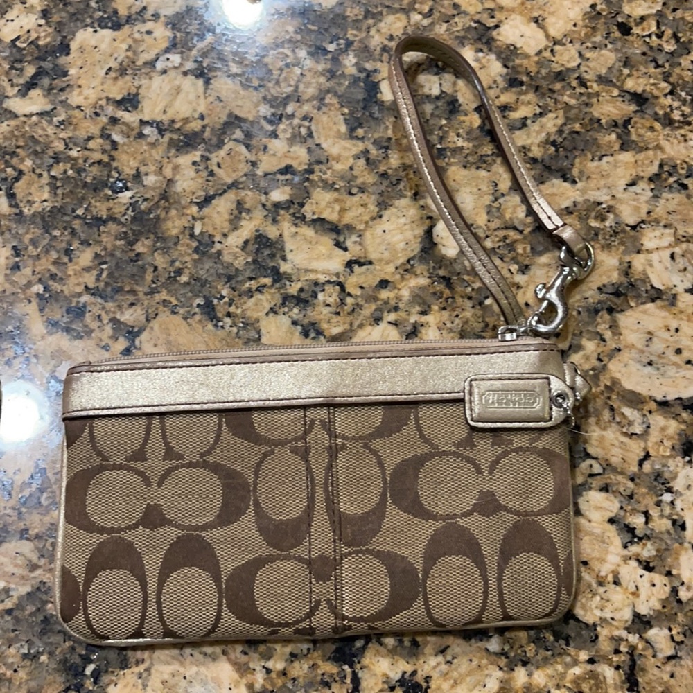 Coach wristlet - Picture 3 of 5